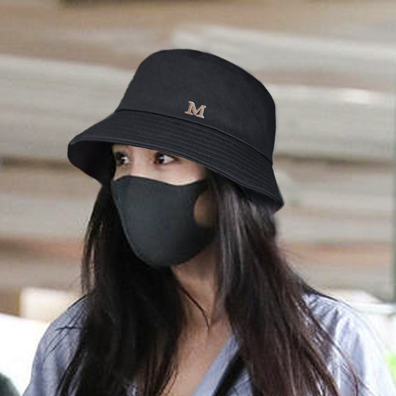 明星防曬帽，時(shí)尚防護(hù)的完美結(jié)合，打造夏日炫酷新風(fēng)尚！