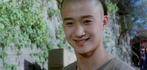 搞笑電視劇探秘，神秘寶藏與小巷深處的特色小店