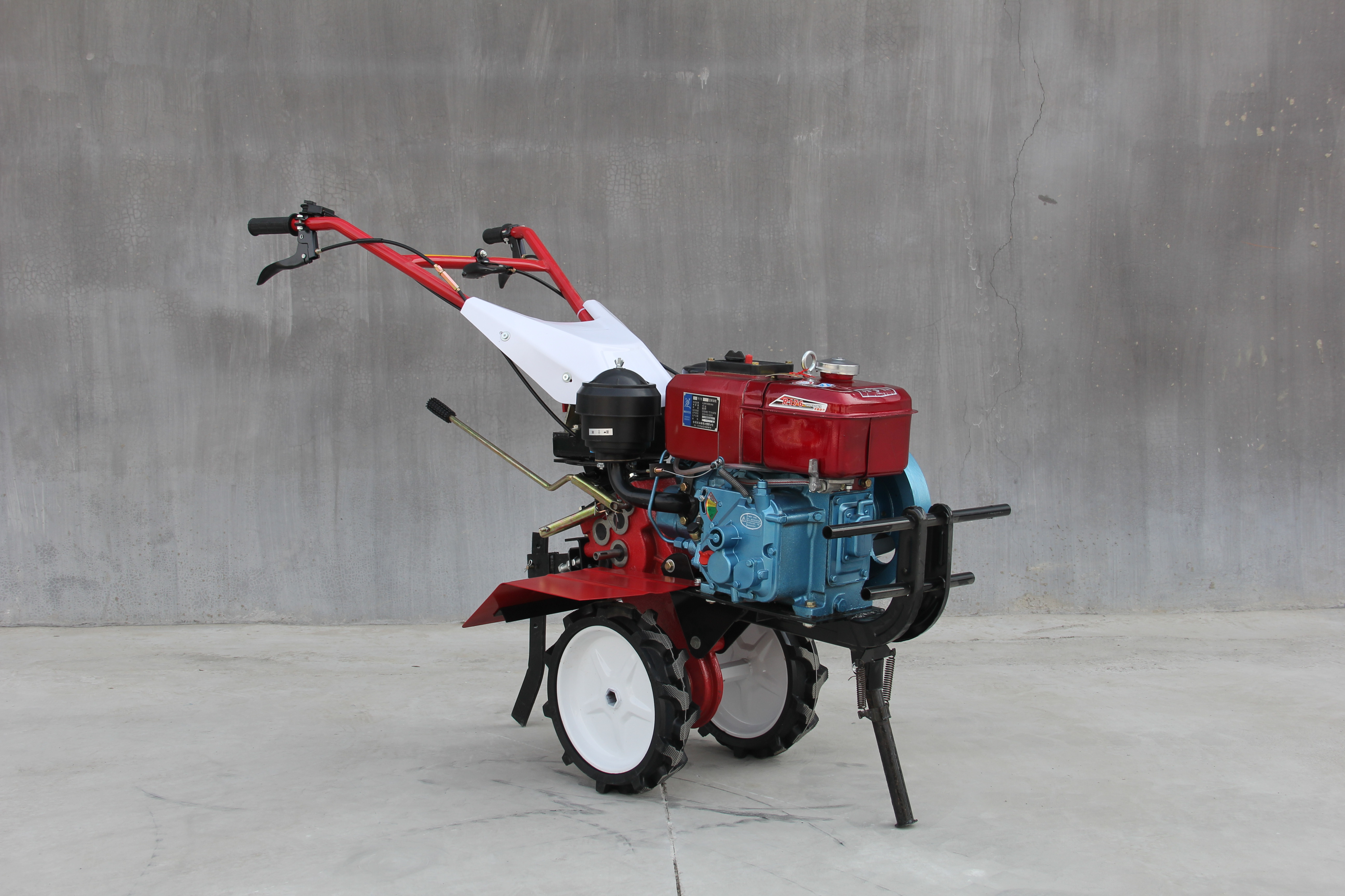 最新小型耕地機(jī)械，農(nóng)業(yè)革新的時(shí)代進(jìn)步產(chǎn)物