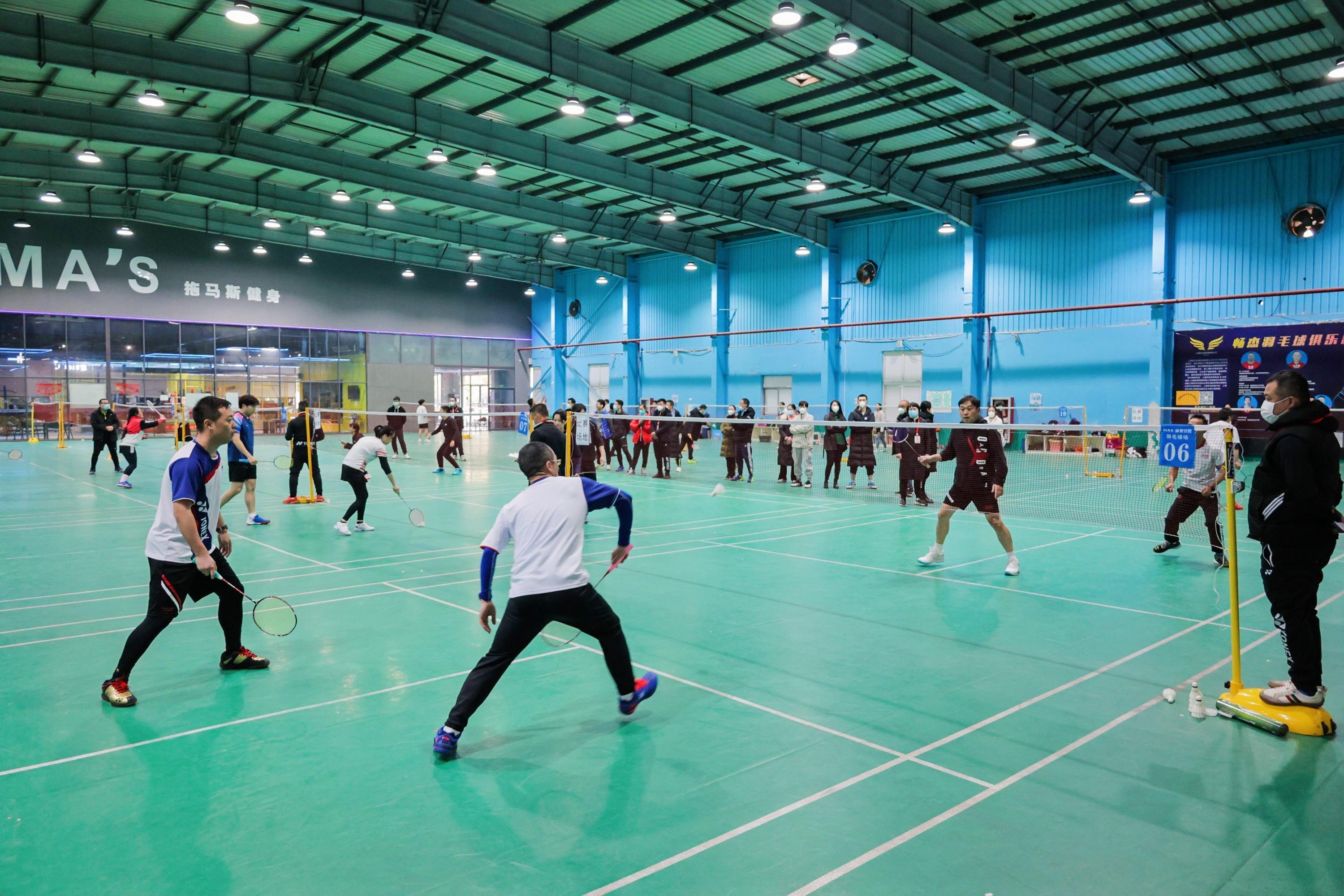 社區(qū)羽毛球比賽，促進交流與健康的積極活動