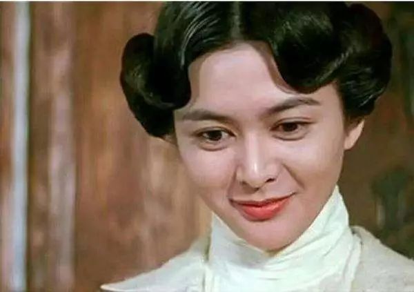 香港演員關(guān)山，銀幕到心靈之旅，自信與成就感的蛻變之路