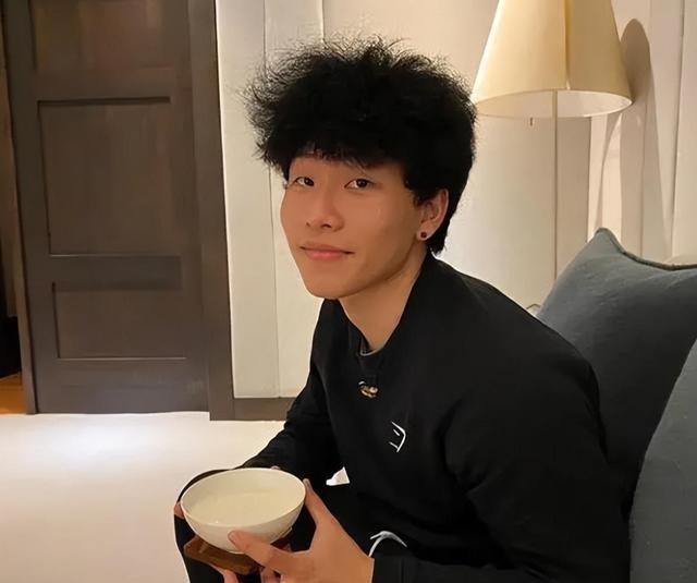 陳坤孩子母親最新消息,陳坤孩子母親最新消息，一場自然美景之旅，尋找內(nèi)心的平和與寧靜