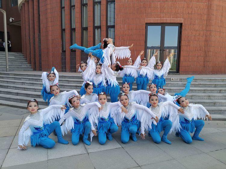 小學(xué)校園舞蹈展示，舞動童年，愛與陪伴的溫馨篇章