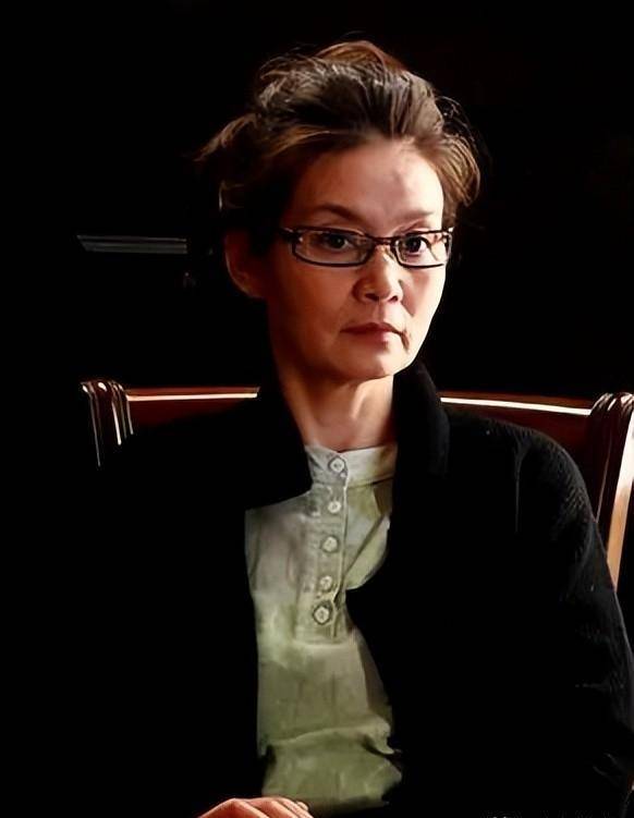 男演員潘虹的溫馨日常風采展示