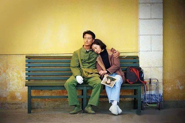 探索小巷中的特色小店，遠離色情電影，感受生活的魅力