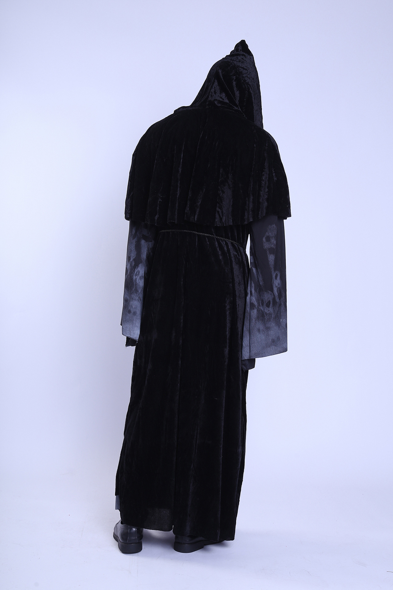 最新鬼服,最新鬼服，小巷深處的神秘小店