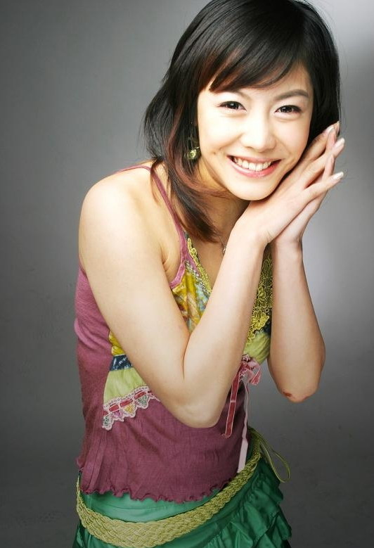 演員譚靜，熒屏璀璨之星的光輝閃耀