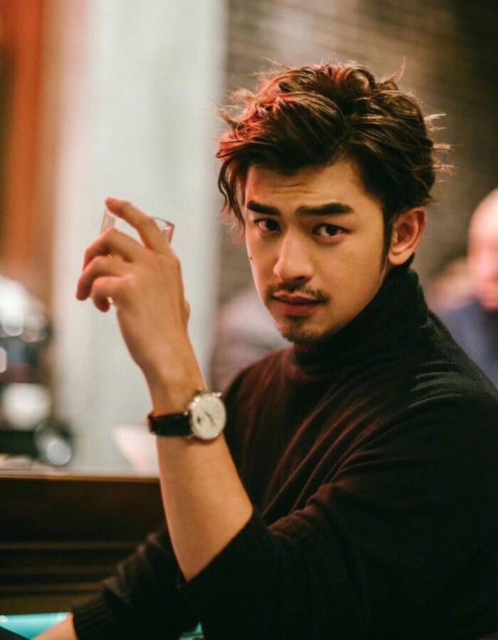 男演員于，與自然美景的輕邂逅，探尋內(nèi)心平和之旅