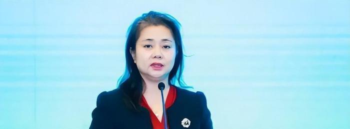 小明星照片背后的故事與影響，星光閃耀背后的真實(shí)影響