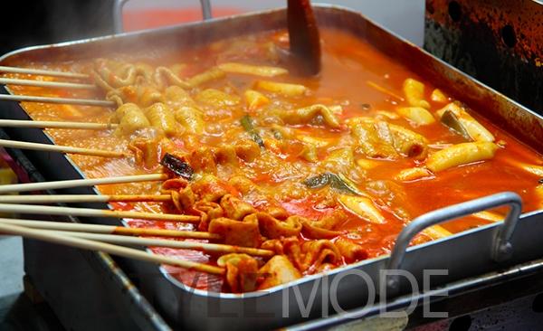 韓國(guó)街頭美食之旅，味蕾的冒險(xiǎn)與成就感的誕生地