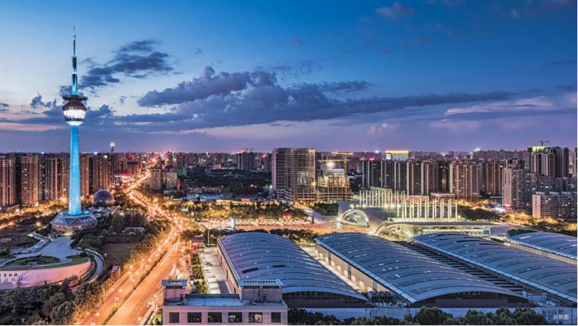 電視塔的高度與小巷風(fēng)情，一場融合探索之旅