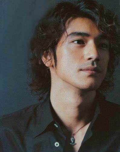 外國(guó)明星帥哥，變化、自信與成就的力量之旅