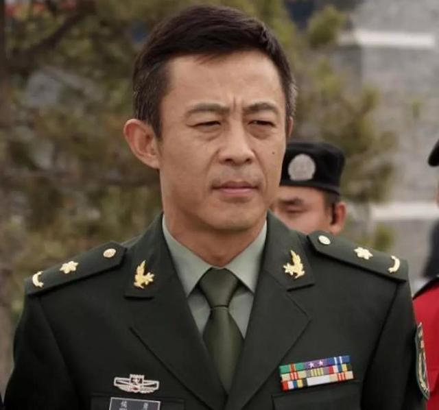 李幼斌，軍銜最高的明星，榮耀與地位的象征