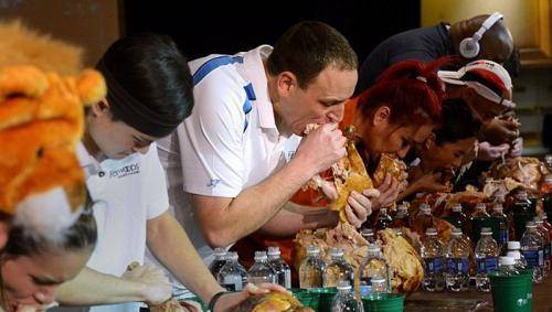 世界大胃王比賽，科技盛宴重塑美食競(jìng)技藝術(shù)，挑戰(zhàn)味蕾極限！