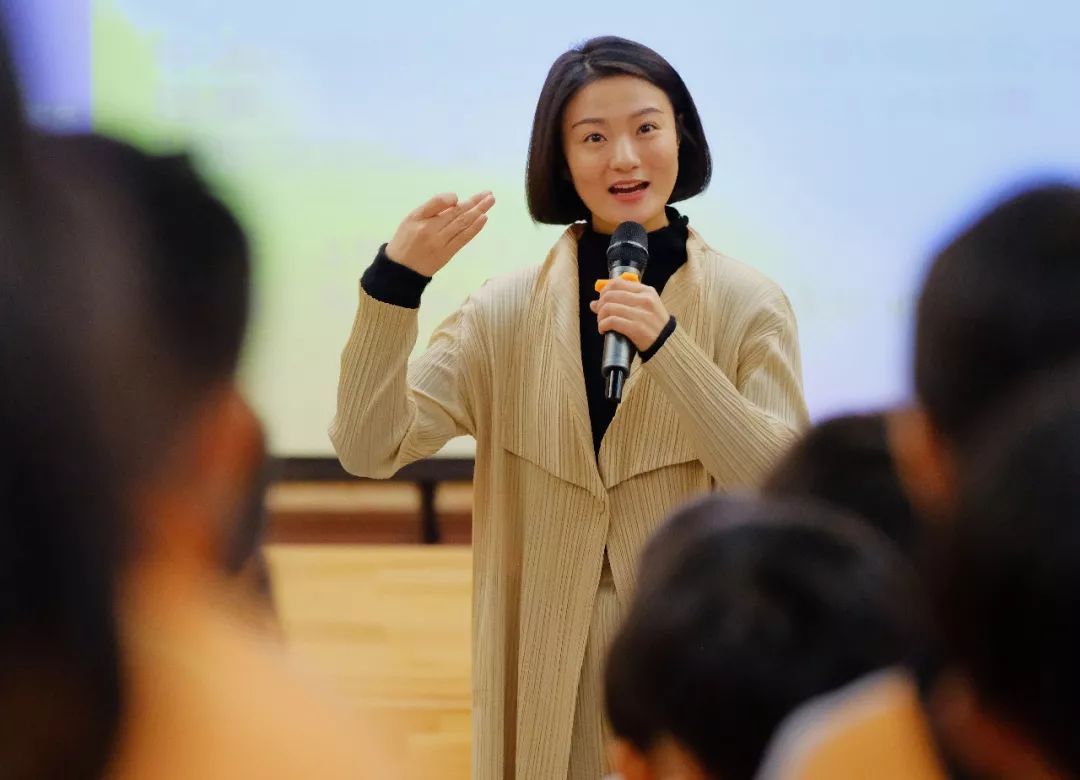 演員李麗，表演藝術學習與演員任務完成指南