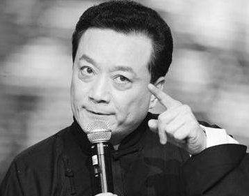 小品演員王平與小巷中的獨特風味，隱藏版特色小店的探索之旅