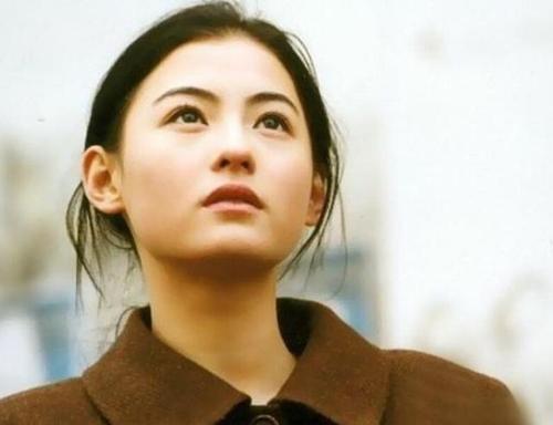 張柏芝最新寫真亮相，時代印記與影壇地位的展現(xiàn)風(fēng)采