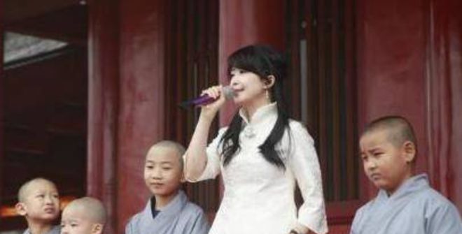 明星拜佛之旅，心靈平靜的追尋