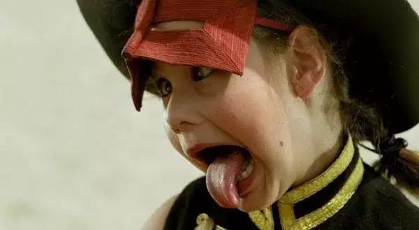 佩佩的表演藝術(shù)之路，從初學(xué)到精通的蛻變之旅