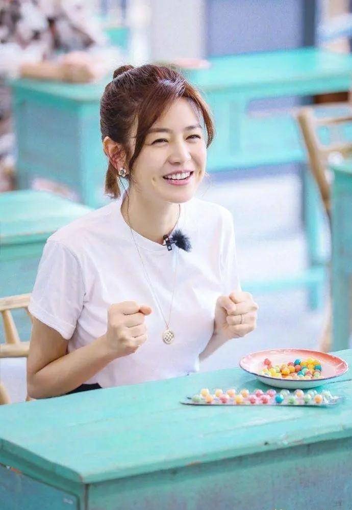 小籠包女明星的新時(shí)代魅力，高科技產(chǎn)品的專(zhuān)屬之選