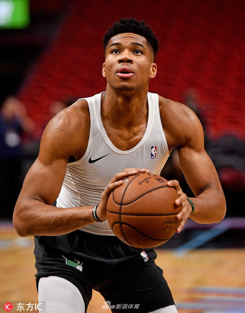 字母哥肌肉新變化，展現(xiàn)自信與成就的力量之源