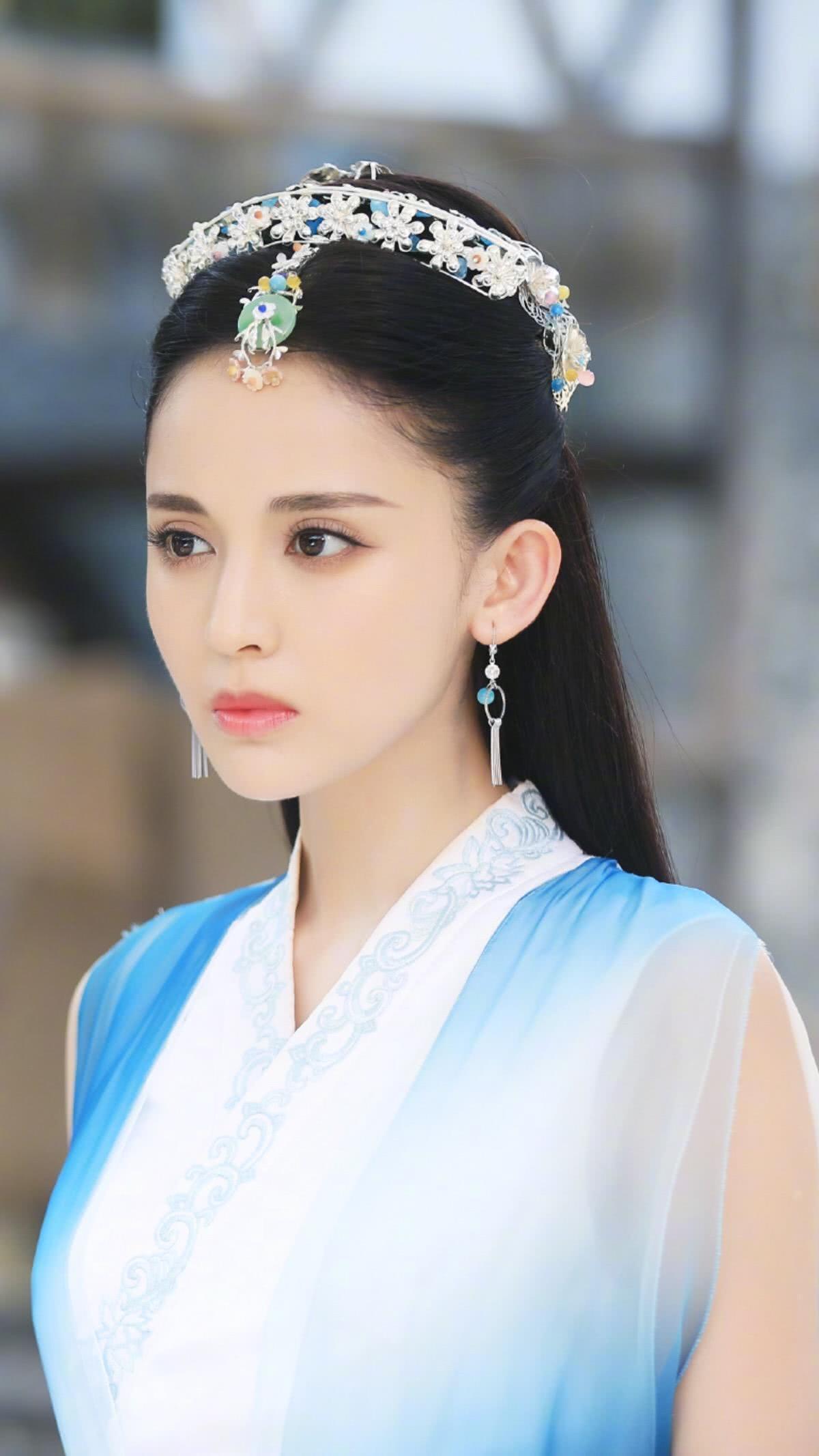 古裝魅力再現(xiàn)，歷史與時(shí)尚交融的藝術(shù)典范之美