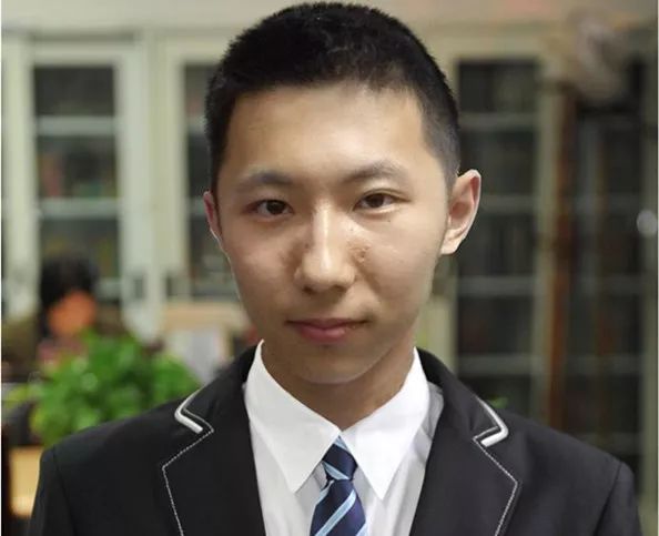 張一帆最新風采，璀璨新星在時代舞臺上閃耀