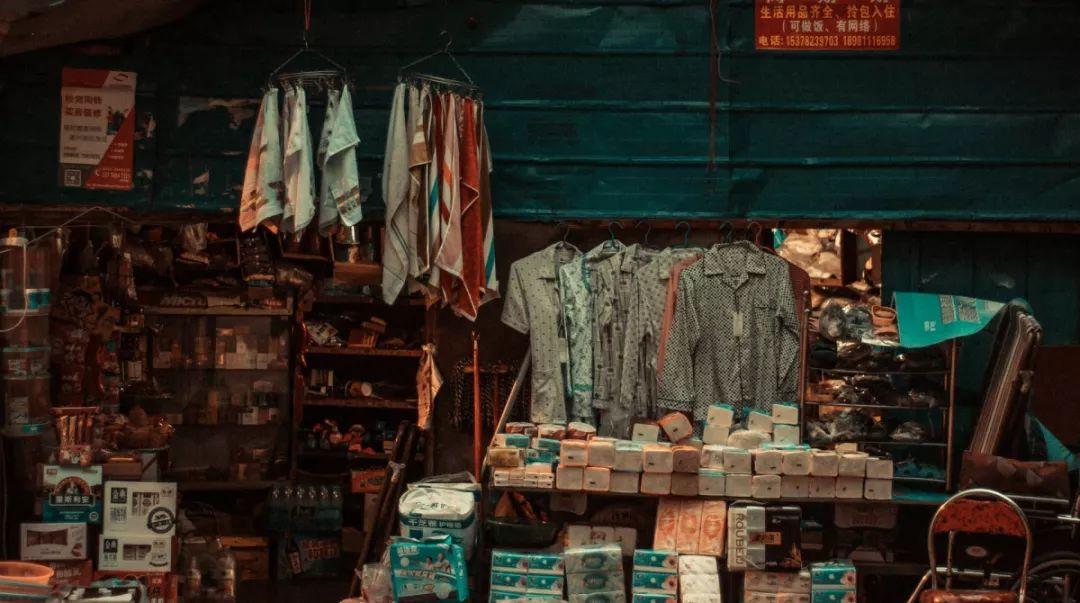 深圳地?cái)傄故凶钚?，巷弄深處的?dú)特風(fēng)味美食盛宴