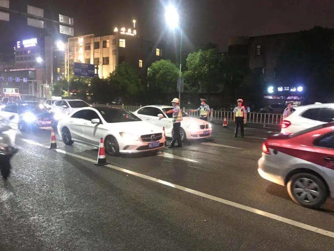 溫州酒駕新聞最新動(dòng)態(tài)與獨(dú)特魅力小店的探秘之旅