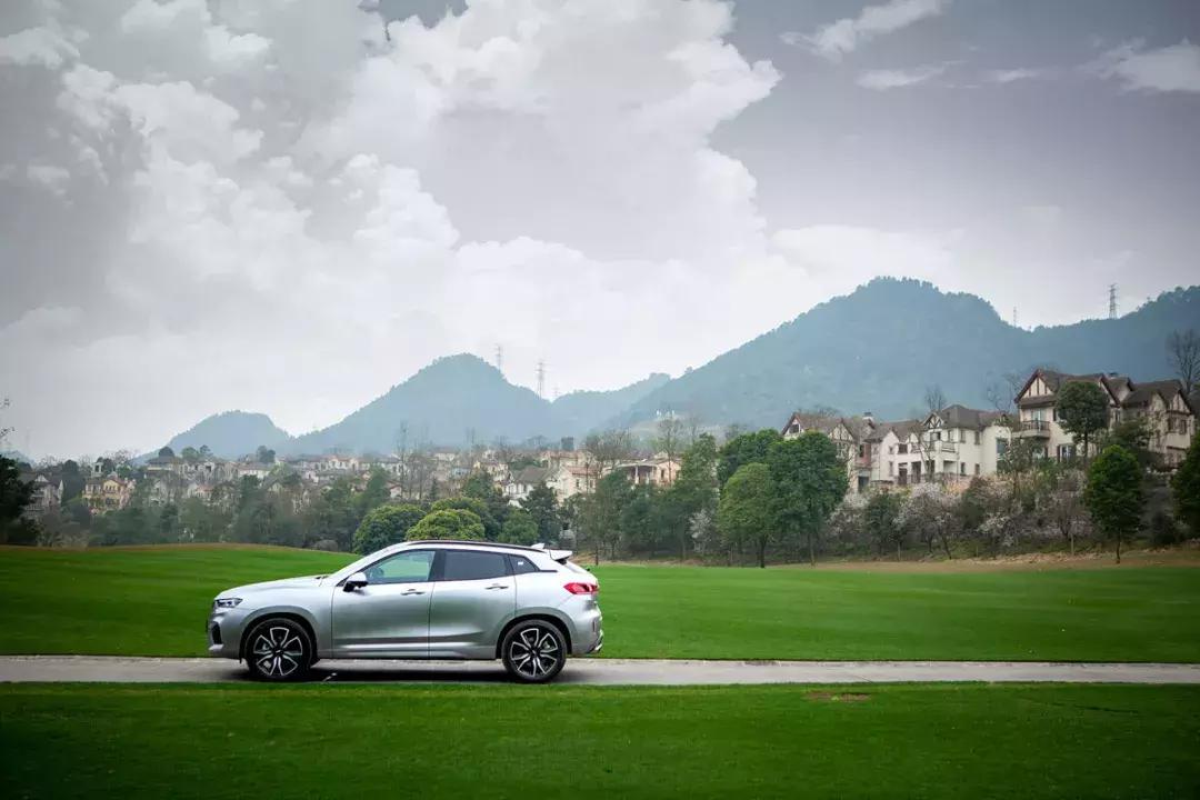 謝先生晚上見最新章節(jié)，網(wǎng)絡(luò)小說連載現(xiàn)象的深度解析與探討