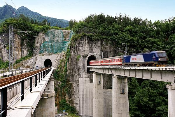 中鐵一局新班子名單，與自然相約，探尋內(nèi)心寧?kù)o之地