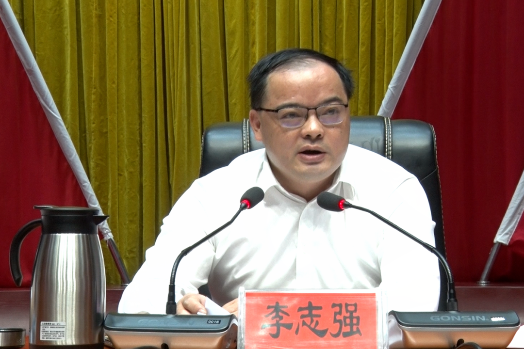 平南鎮(zhèn)書記李志強(qiáng)，勵志之光引領(lǐng)自信之路