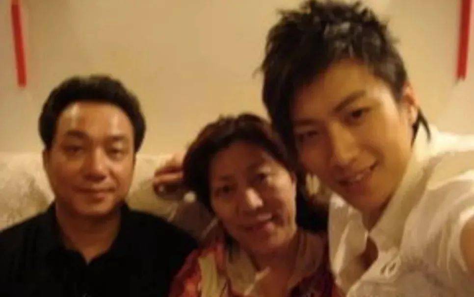 喬任梁爸媽最新動(dòng)態(tài)，全面關(guān)注與關(guān)心的步驟指南