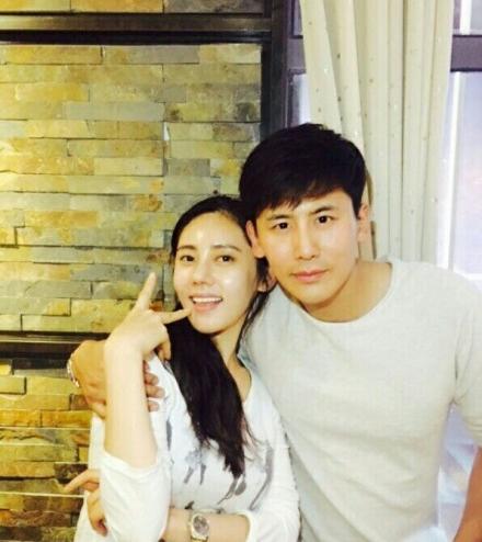 聚焦現(xiàn)代情感與婚姻新動態(tài)，同床異夢秋瓷炫最新報道