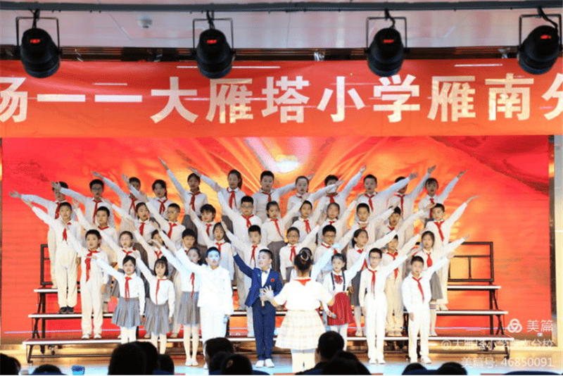 小學(xué)生愛(ài)國(guó)歌曲精選，唱響童年的愛(ài)國(guó)情旋律