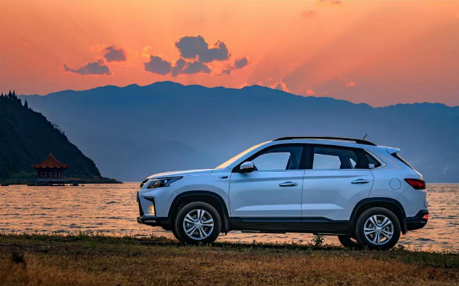 北汽幻速S5最新動態(tài)，路上的奇遇與家的溫馨